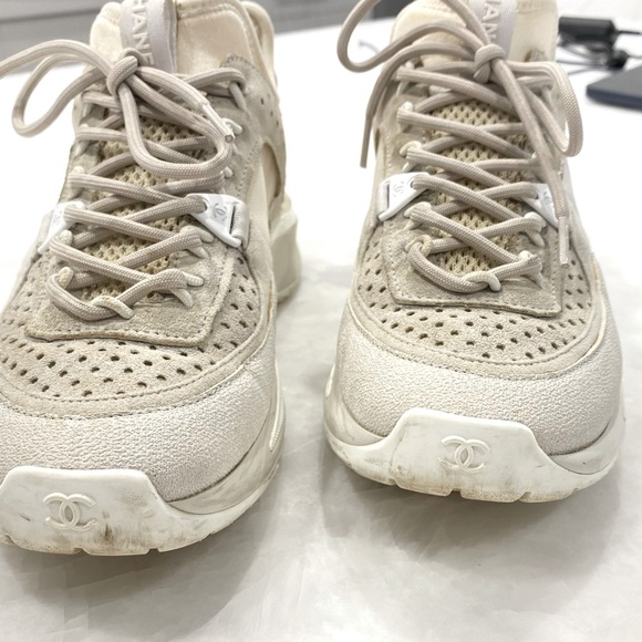 CHANEL Lifestyle Shoes Women's Low-top Gray - Picture 6 of 11